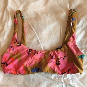 Billabong floral bikini top- small